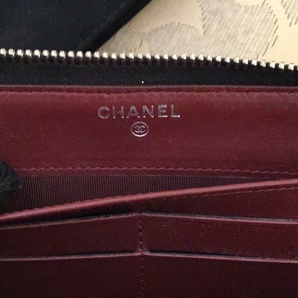 Chanel Quilted Wallet in Black 🖤🖤🖤 - Picture 11 of 16